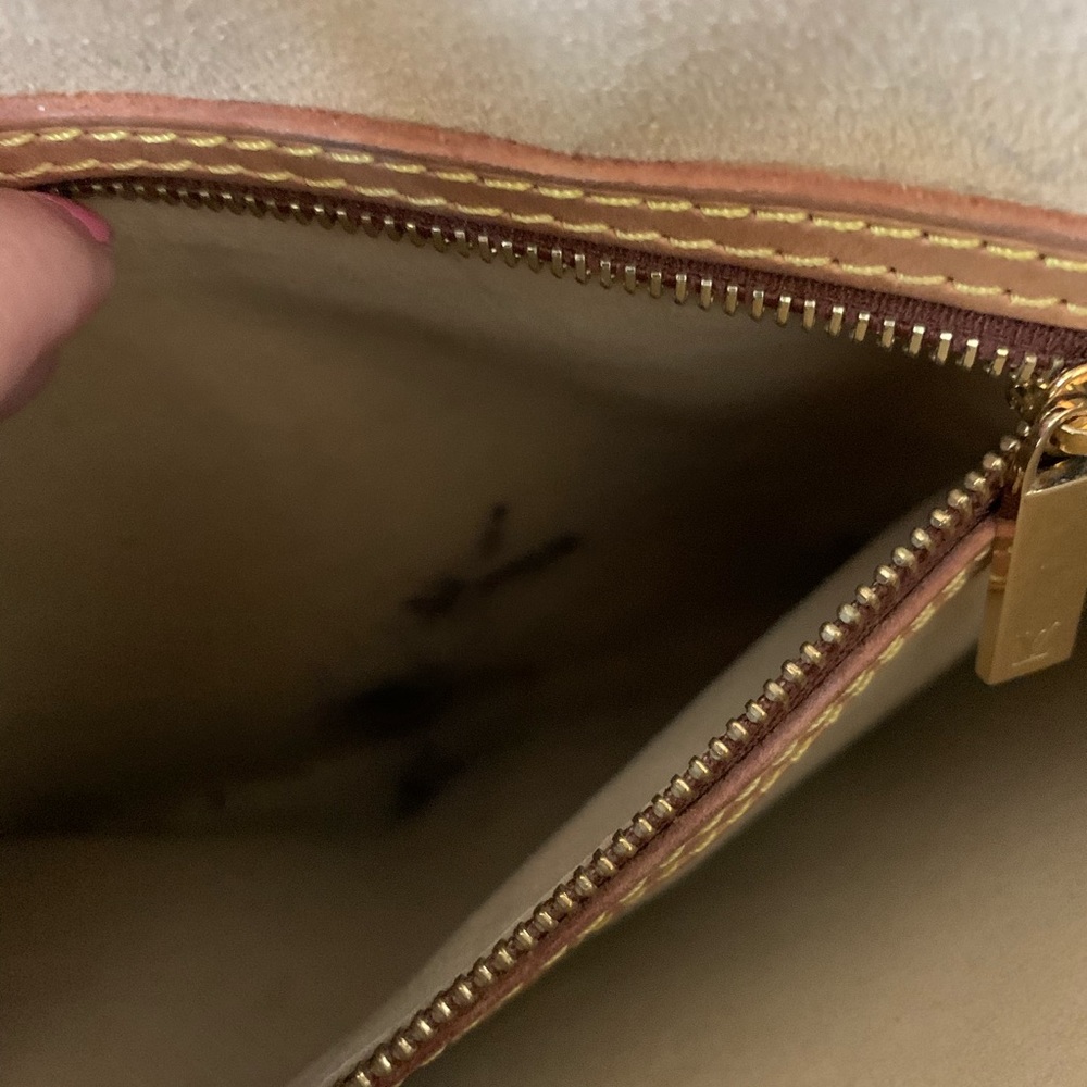 LOUIS VUITTON LOOPING CANVAS BAG - Picture 14 of 15